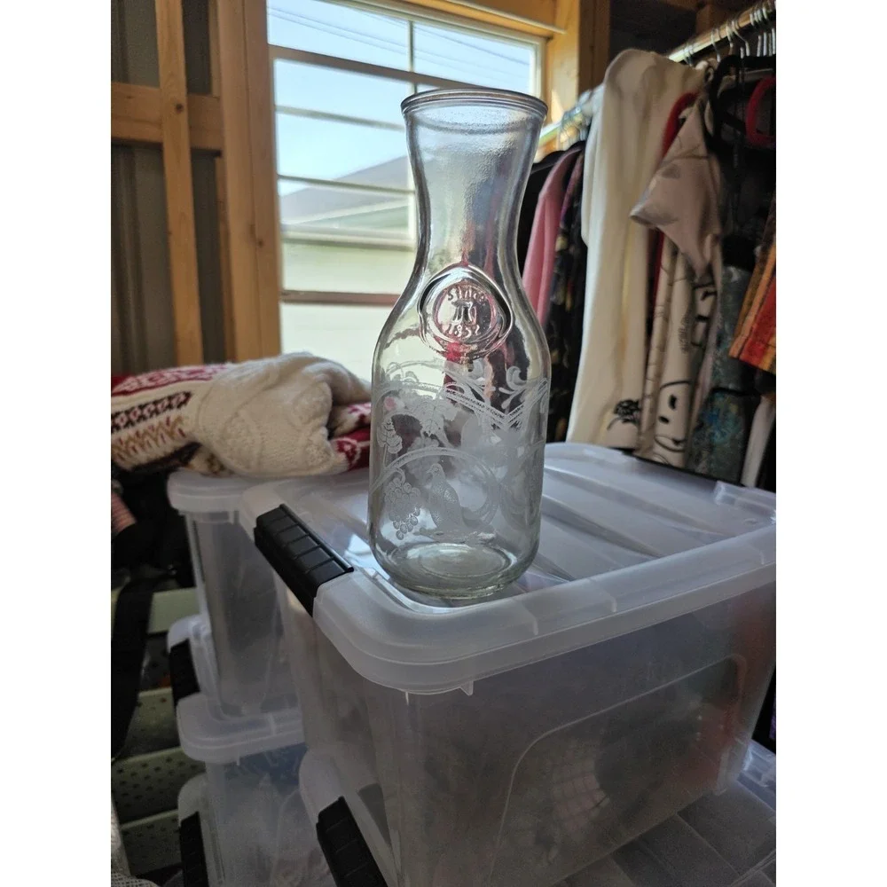 antique wine carafe decanter‎